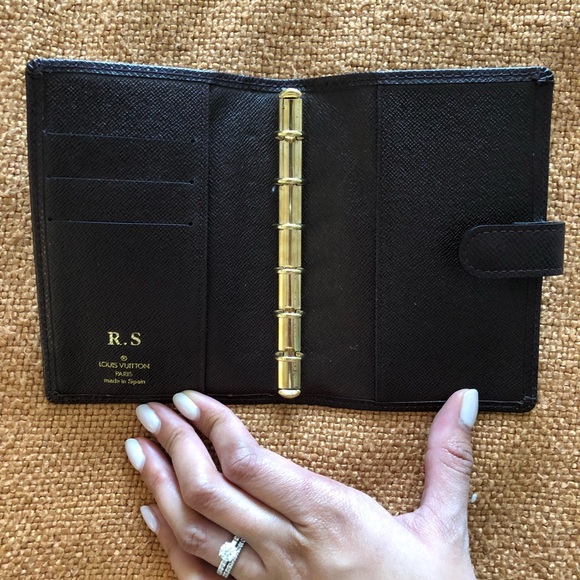 LOUIS VUITTON Taiga PM Agenda Cover AUTH Like NEW - Picture 3 of 3